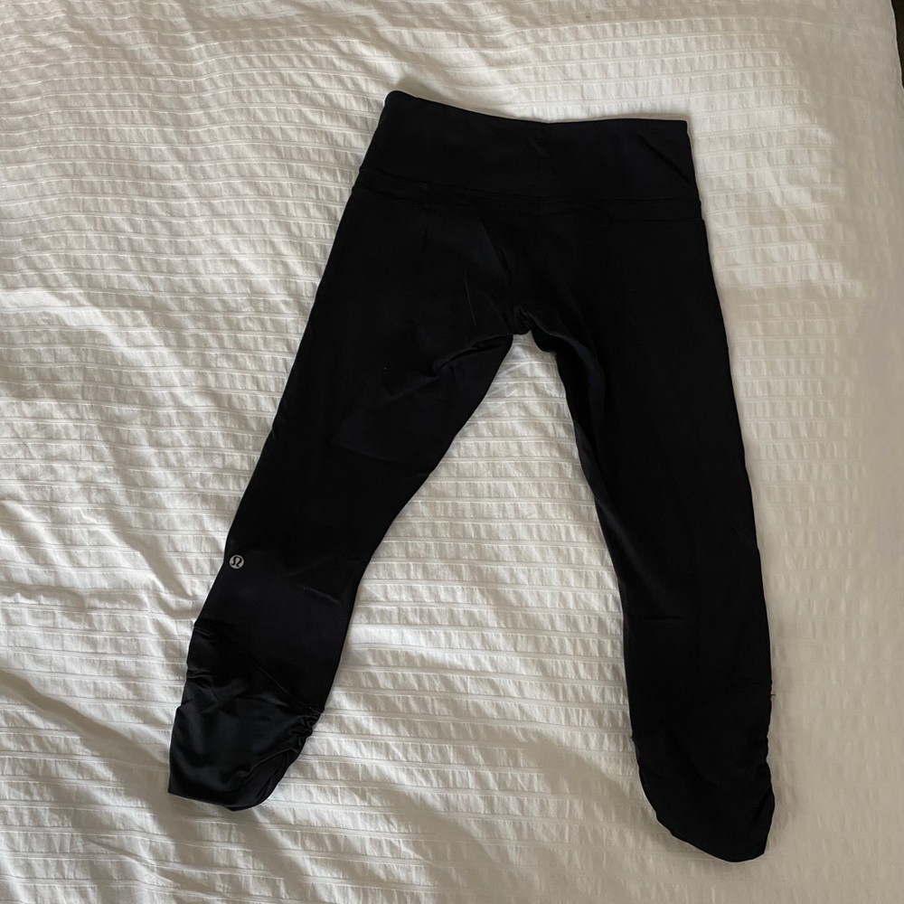 Black crop lululemon leggings